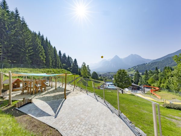 panoramabad-lermoos-2-c-tiroler-zugspitz-arena-valentin-schennach.jpg